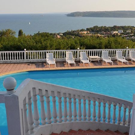 Family Hotel Casablanca Green Varna Extérieur photo