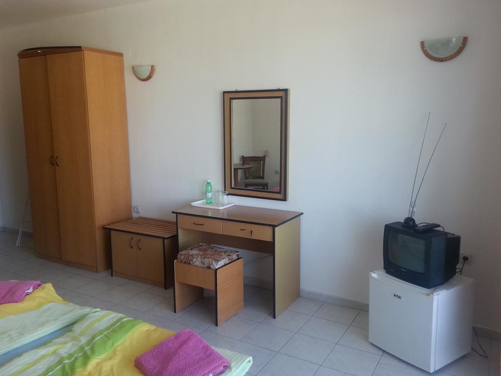 Family Hotel Casablanca Green Varna Extérieur photo