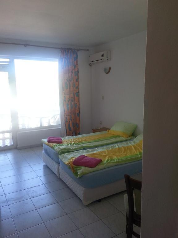 Family Hotel Casablanca Green Varna Extérieur photo