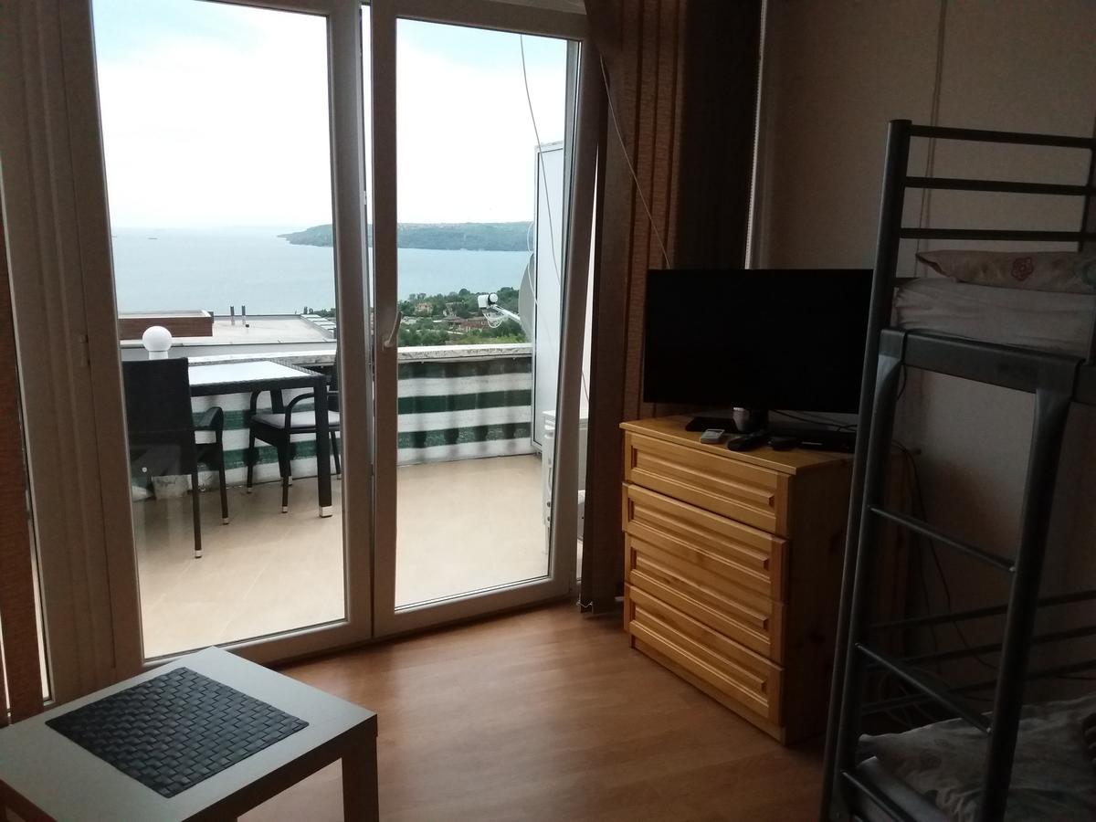 Family Hotel Casablanca Green Varna Extérieur photo