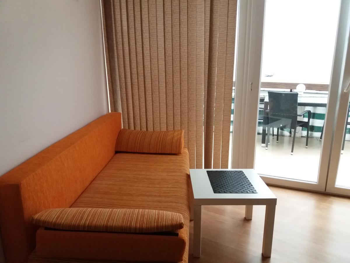 Family Hotel Casablanca Green Varna Extérieur photo