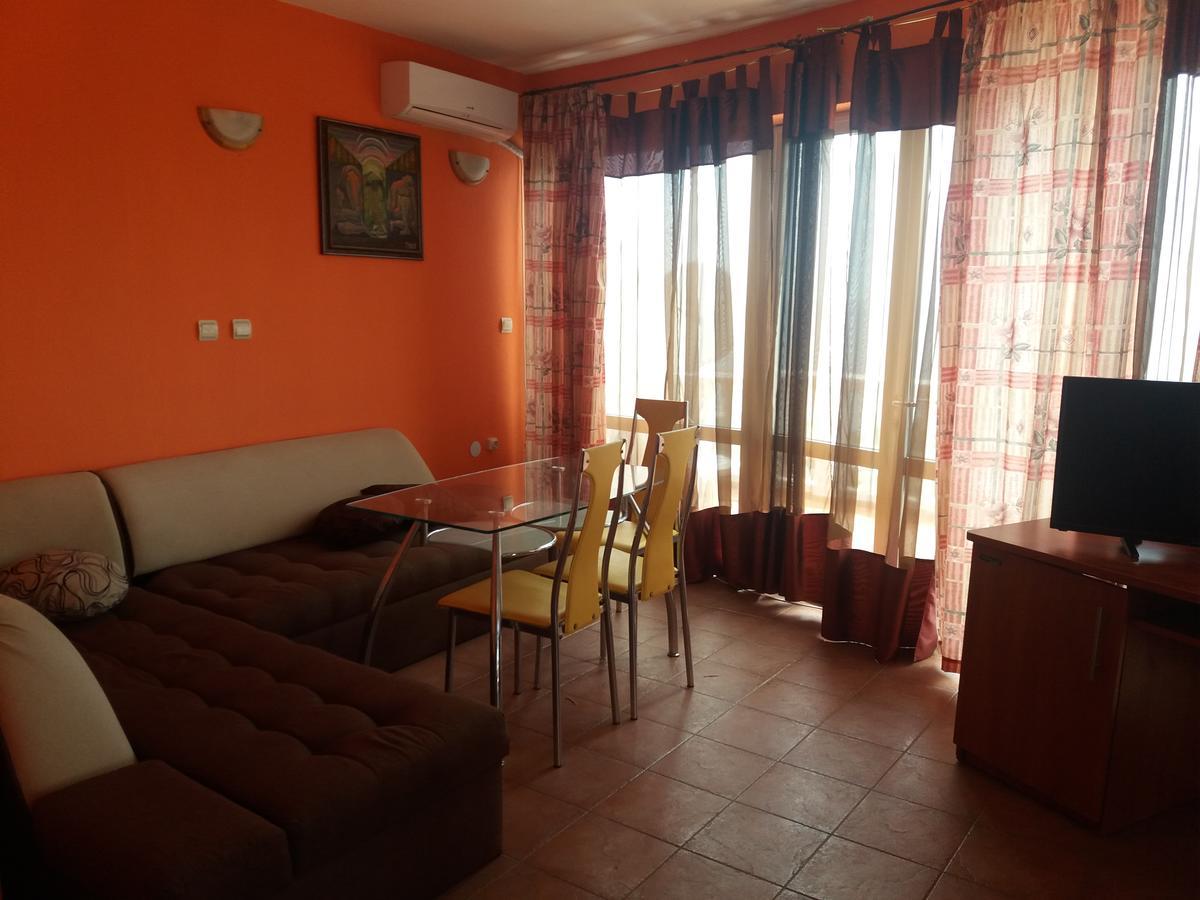Family Hotel Casablanca Green Varna Extérieur photo