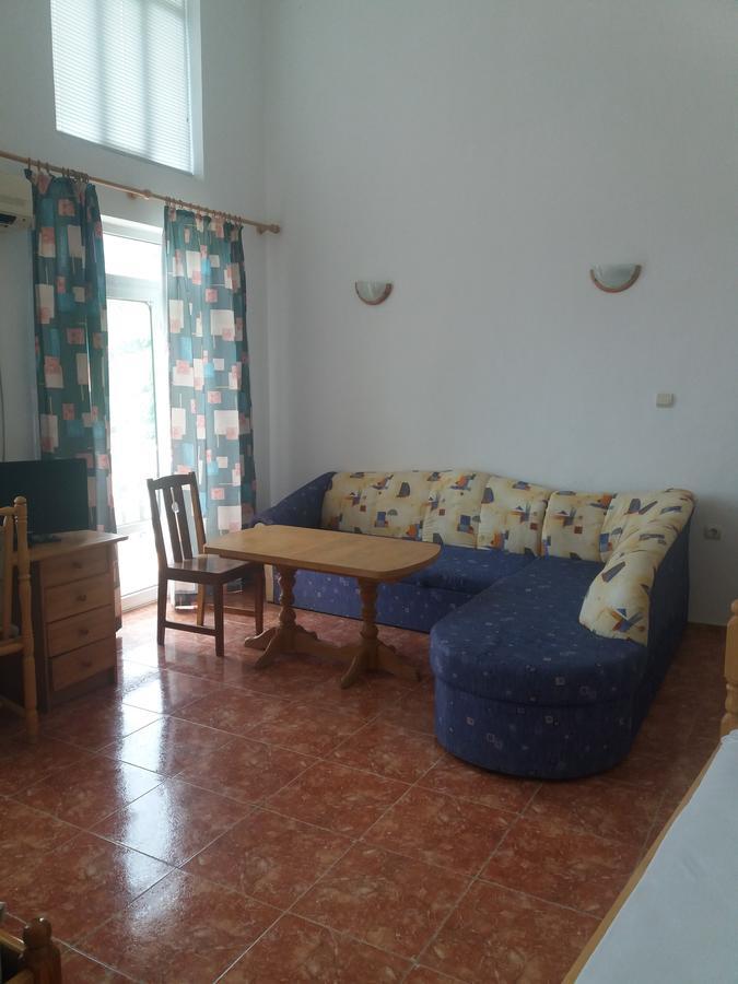 Family Hotel Casablanca Green Varna Extérieur photo