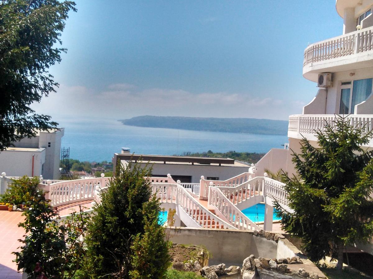Family Hotel Casablanca Green Varna Extérieur photo