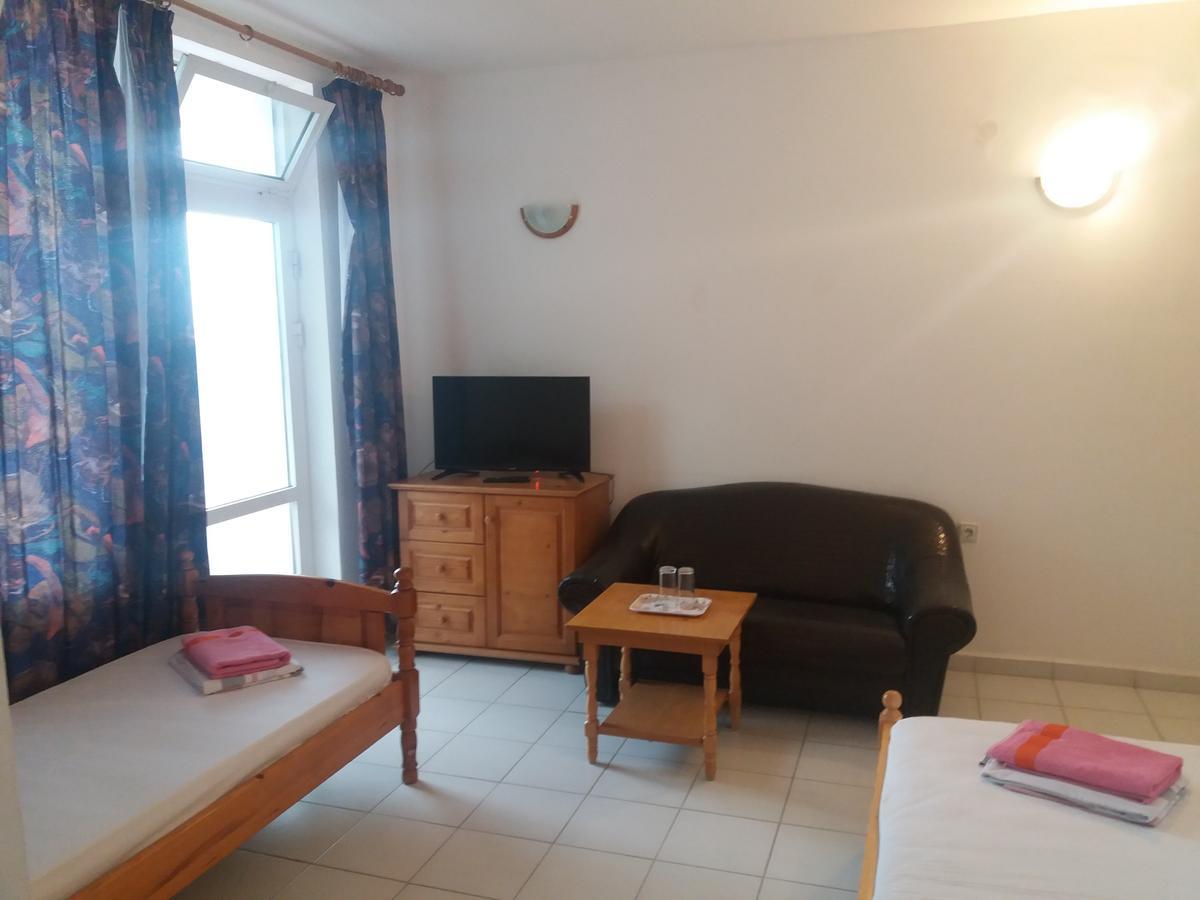 Family Hotel Casablanca Green Varna Extérieur photo